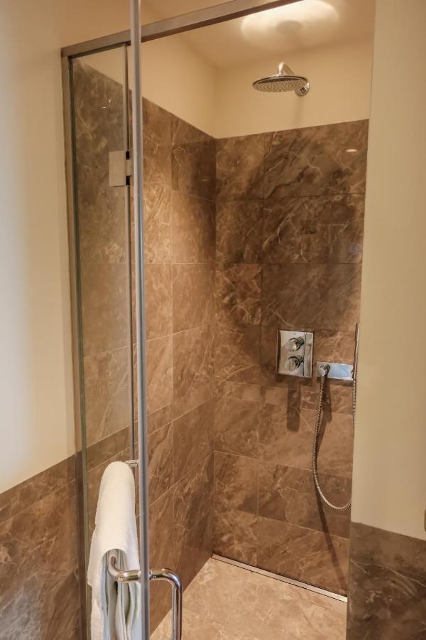 Brand New Water Front Luxury Cinnamon Suites Apartment In Heart Of Colombo City Zewnętrze zdjęcie