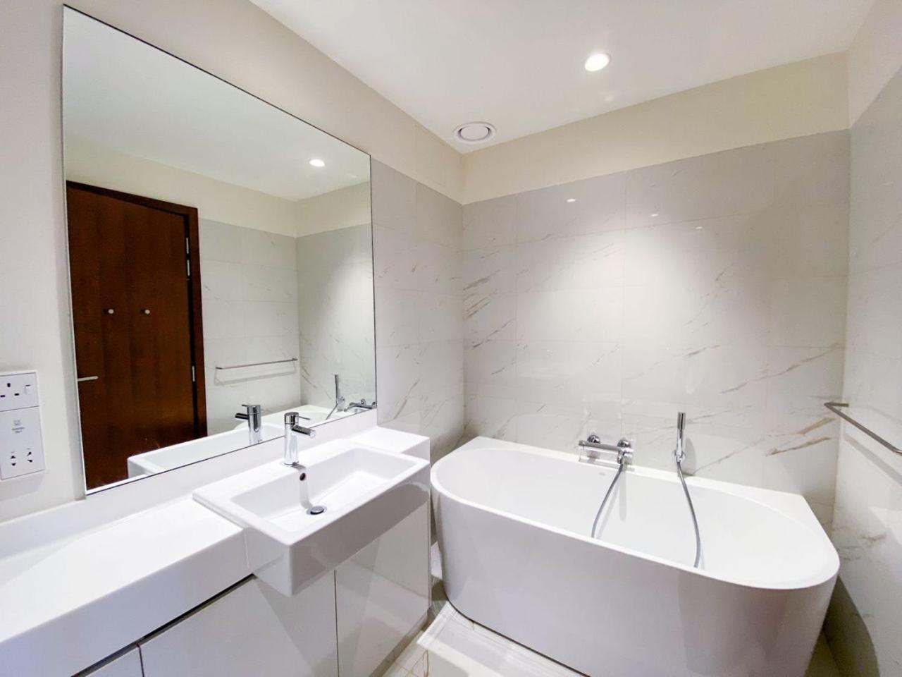 Brand New Water Front Luxury Cinnamon Suites Apartment In Heart Of Colombo City Zewnętrze zdjęcie